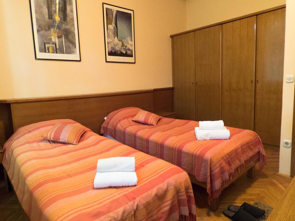 Studio Apartments "Chess Club Bosna" Сараево Екстериор снимка