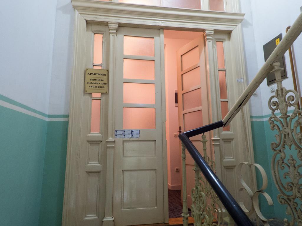 Studio Apartments "Chess Club Bosna" Сараево Екстериор снимка